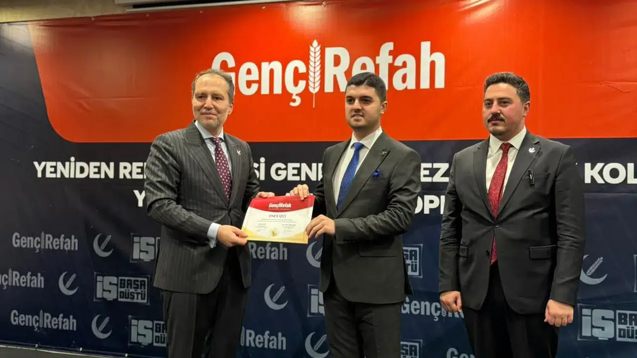 Enes İzci Yeniden Refah Partisi Genel Merkezinde görevde