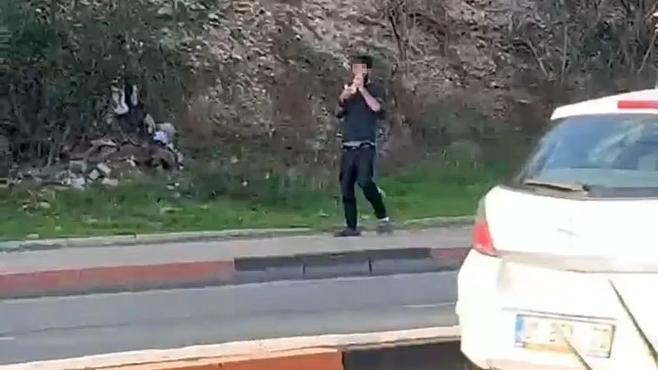 Herkesin gözü önünde bakın ne yaptı!