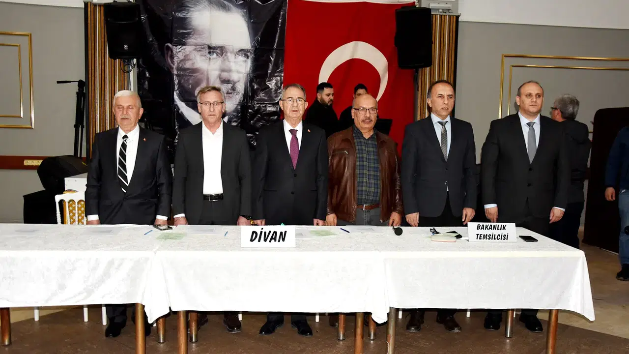 Manisa Marangozlar Odası’nda Zeki Apak yeniden başkan