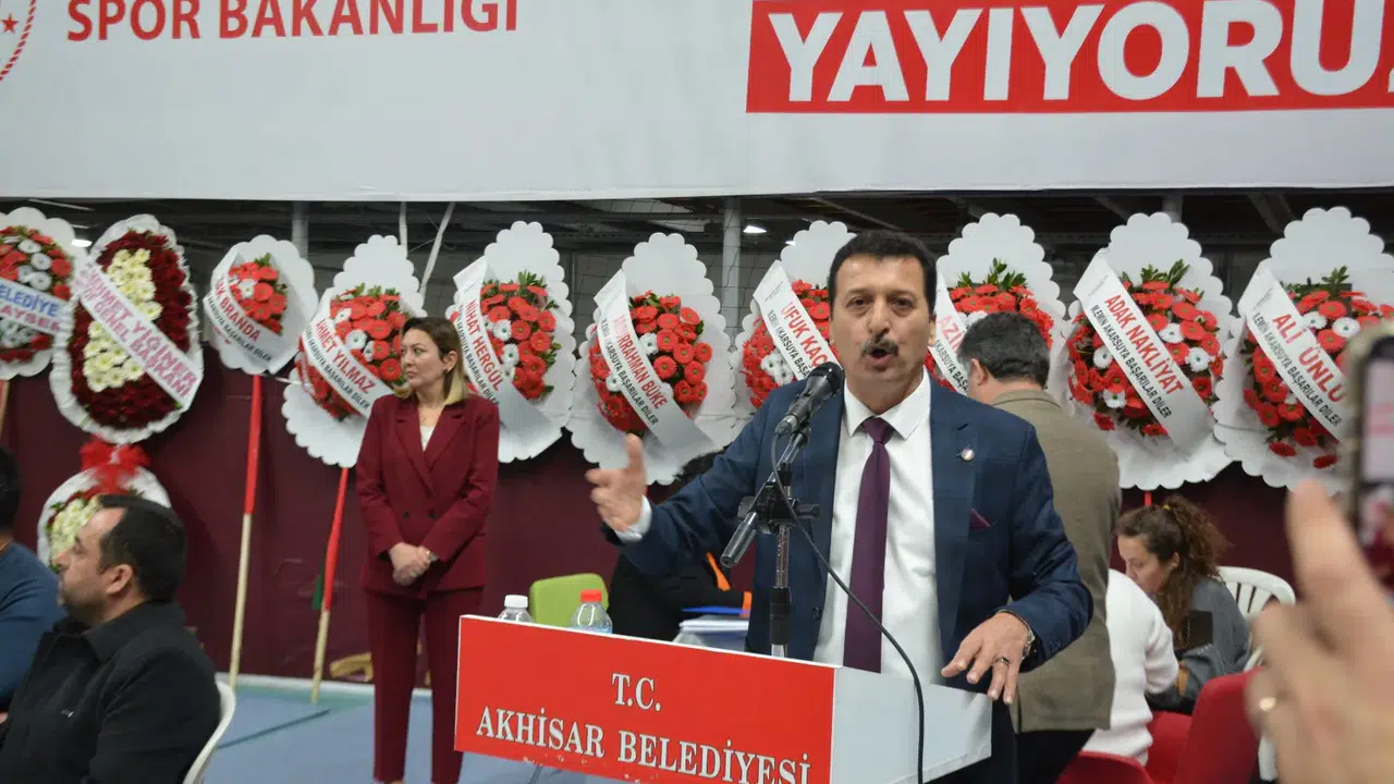 Akhisar Esnaf Odasında Emin Akarsu yeniden başkan seçildi