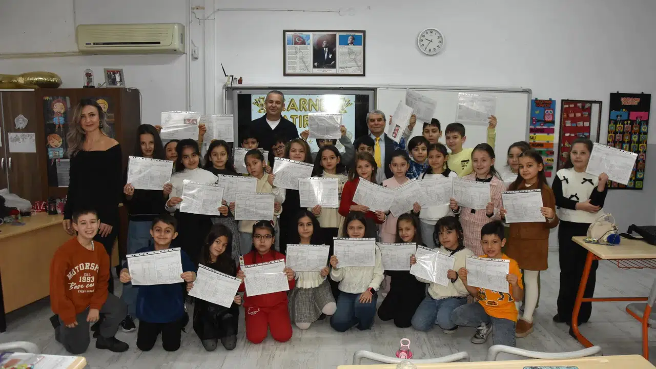 Halil Yurtseven İlkokulu öğrencileri karnelerini aldı