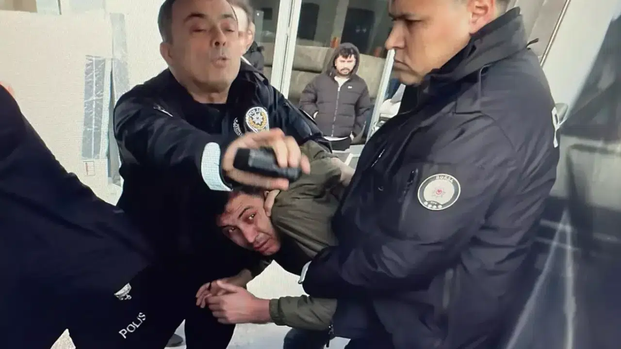 Büyükşehir Belediye Başkanına saldırı girişimi! Şahıs tanıdık çıktı