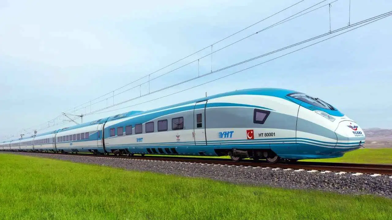 5 il hızlı trenle birleşiyor: 7 saatlik yol 2,5 saate iniyor
