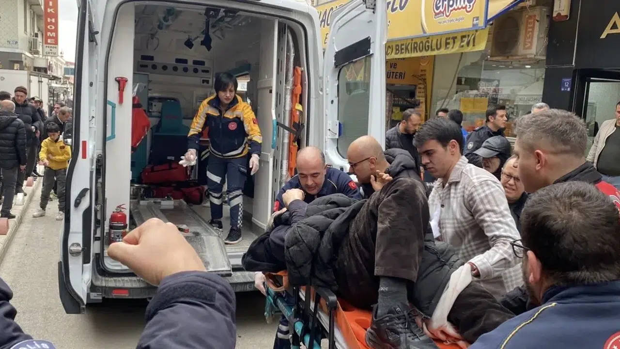 İki kişi aradındaki kavga kanlı bitti