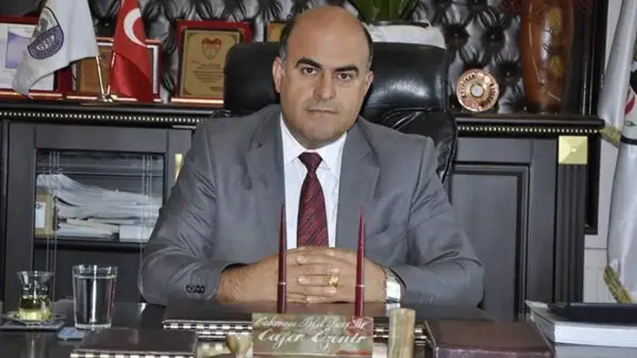 Eski belediye başkanının acı sonu! Oğlunun kurbanı oldu