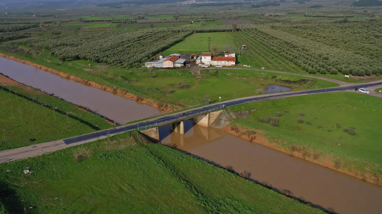 Yağışlar kuruyan Deliçay'ı canlandırdı
