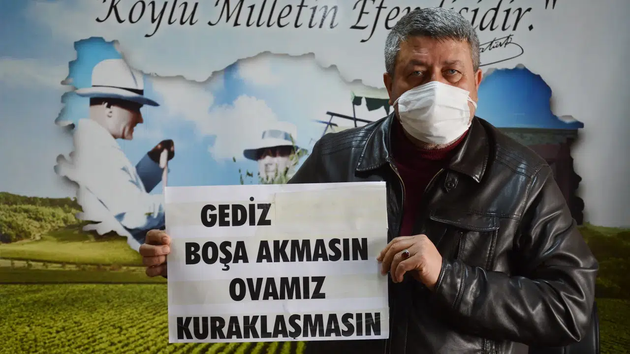 Saruhanlı Ziraat Odası Başkanı Okur suyun önemine dikkat çekti