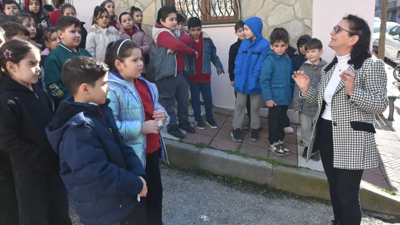 Muhtar Suna Marangoz öğrencilerle buluştu