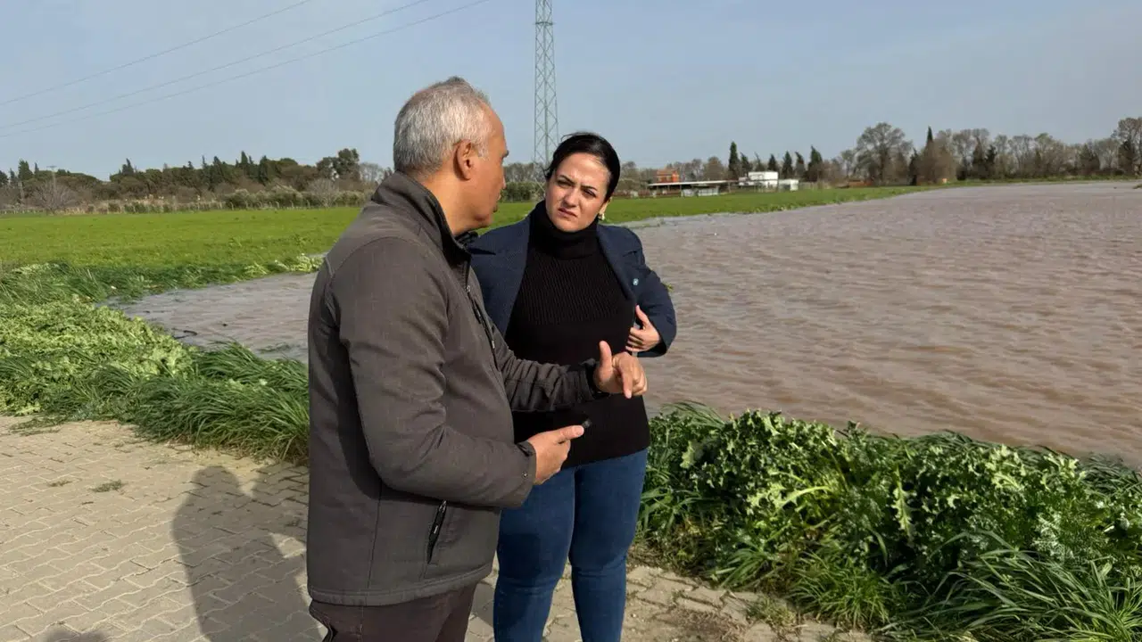 BAŞKAN AYTAÇ SU BASKINLARINDAN ETKİLENEN MAHALLELERİ ZİYARET ETTİ