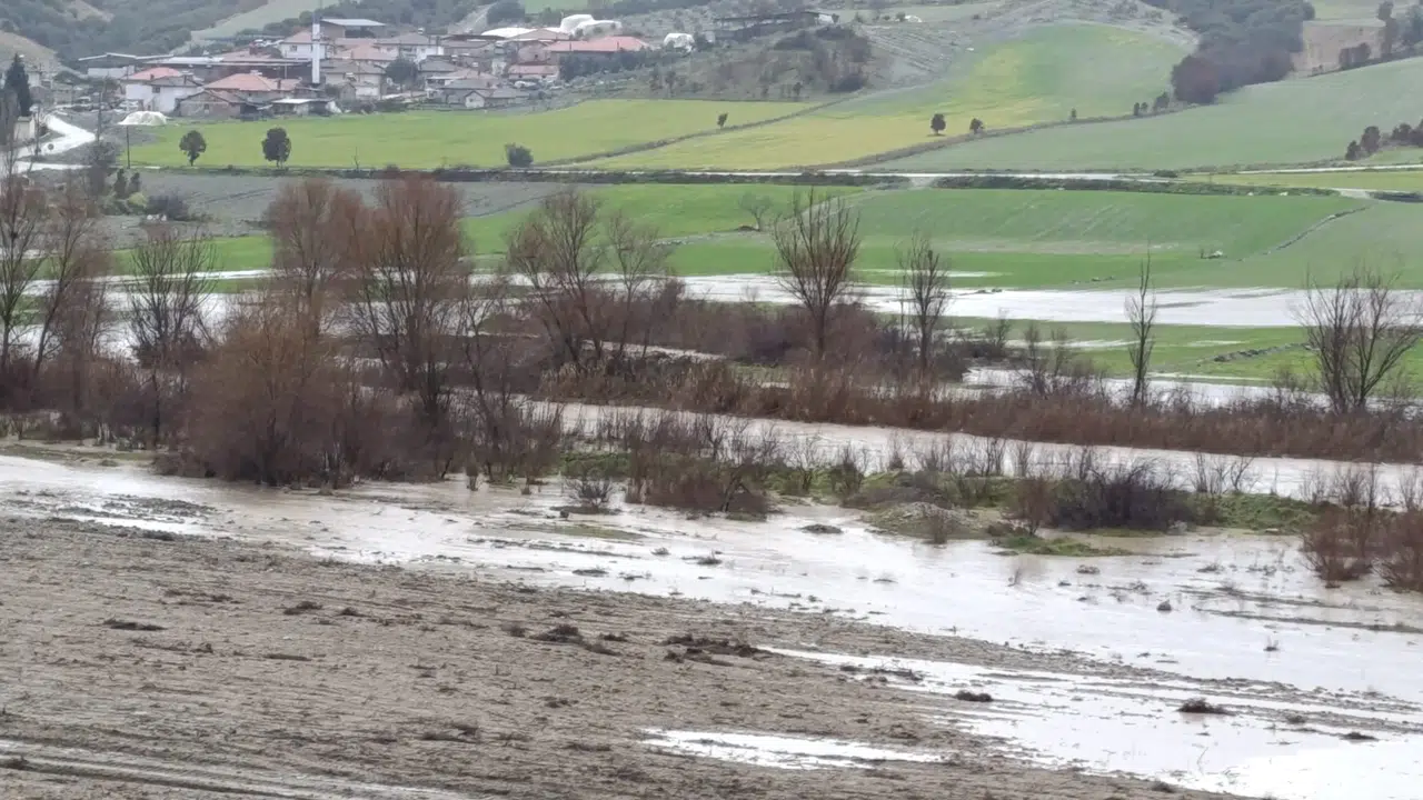 Manisa'nın o ilçesi sular altında kaldı