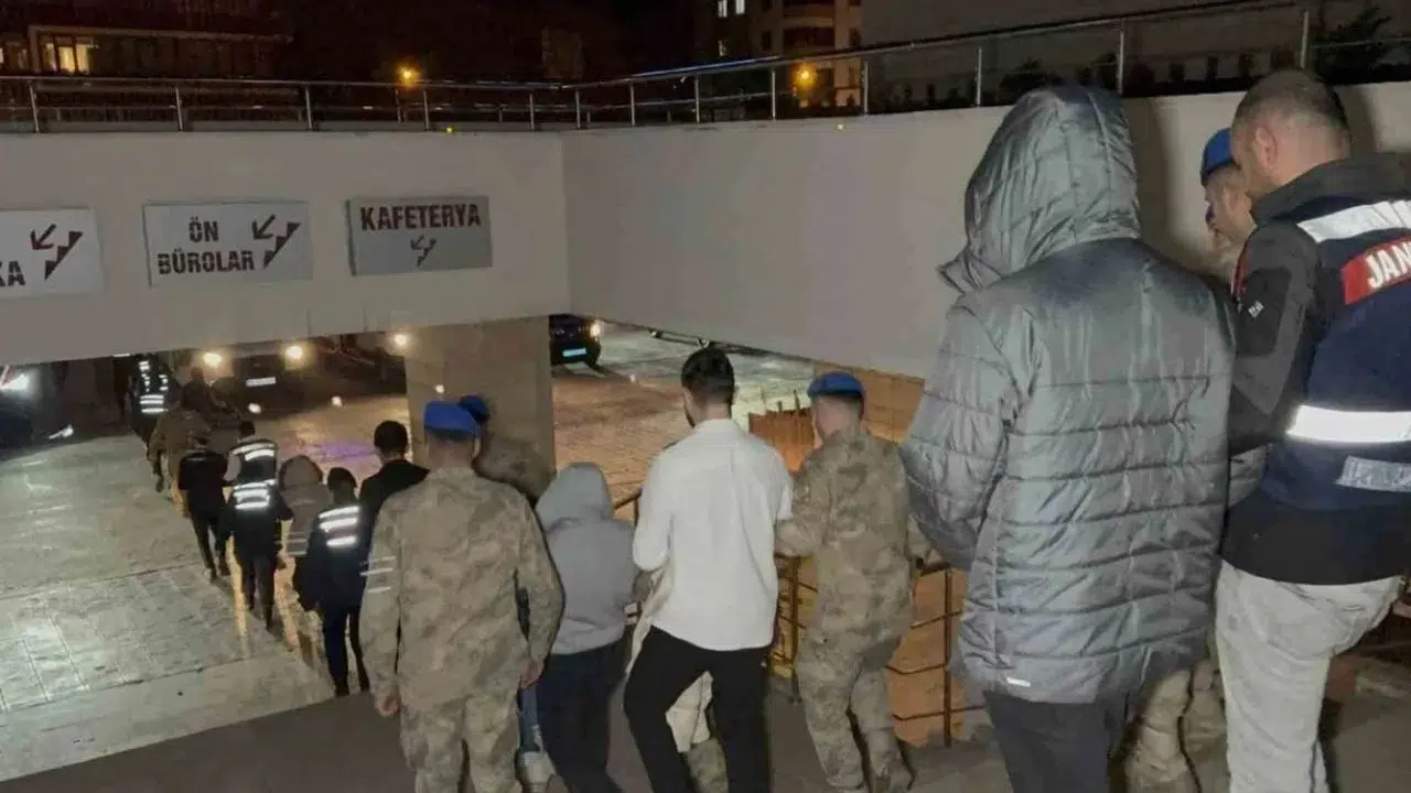 Manisa dahil 12 ilde dev operasyon: Hesap hareketleri kendilerini ele verdi