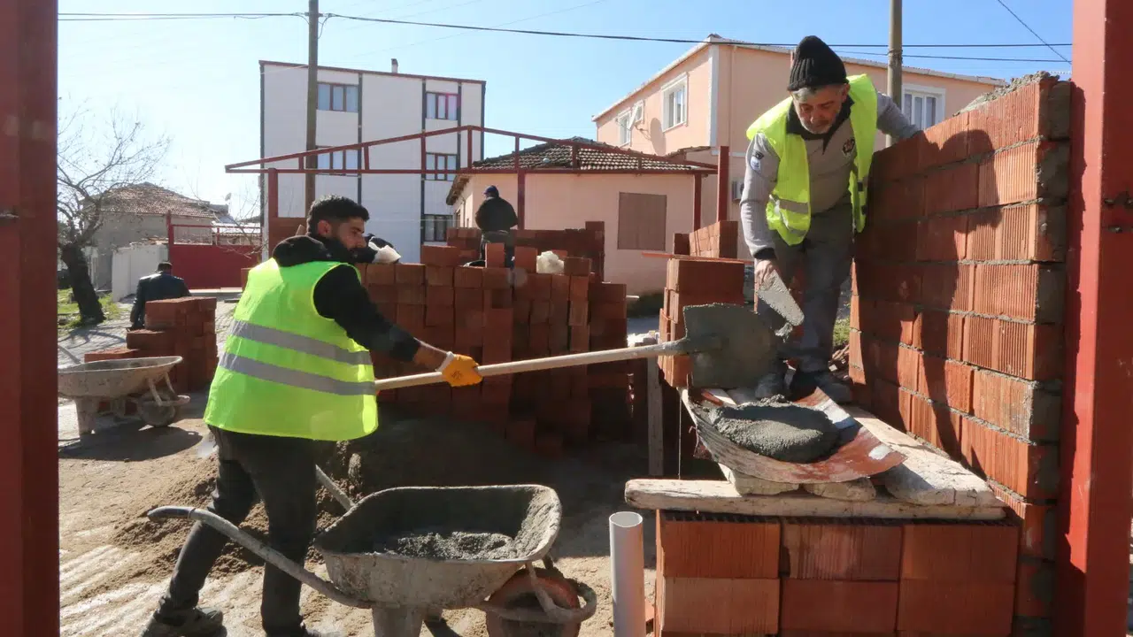 Sarıçam Mahallesi çok amaçlı salonda sona yaklaşıldı