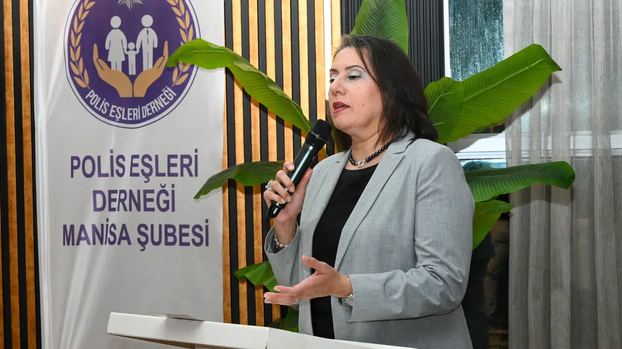 Polis Eşleri Derneğinden 25 öğrenciye burs müjdesi