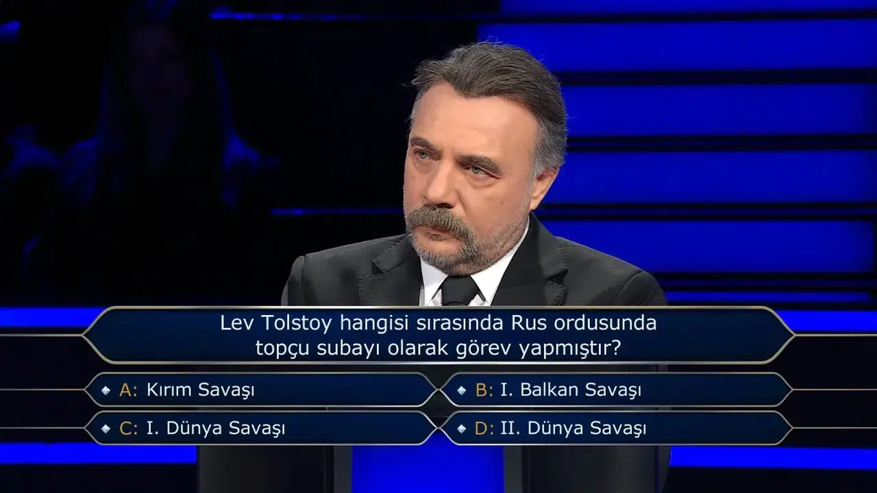 Tolstoy hangisi sırasında Rus ordusunda topçu subayı olarak görev yapmıştır?
