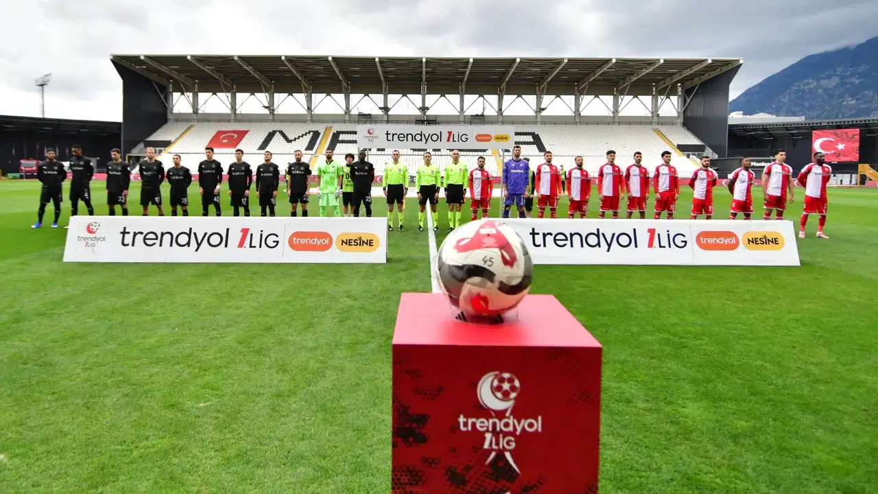 MANİSA FK EVİNDE SİVASSPOR'A MAĞLUP