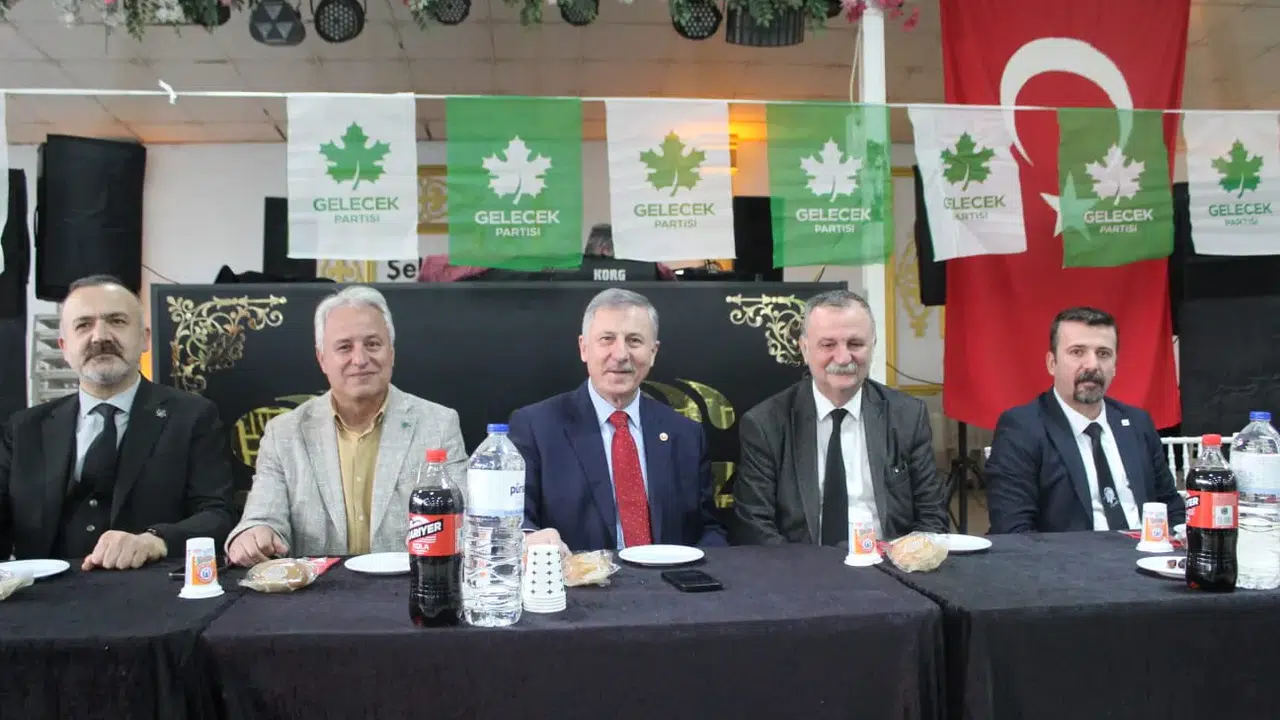 Gelecek Partililer iftar programında bir araya geldi