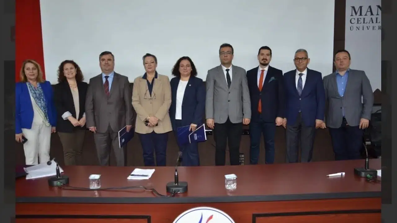 Manisa'da  Yeni küresel ekonomide vergilendirme ve Türkiye  paneli gerçekleştirildi