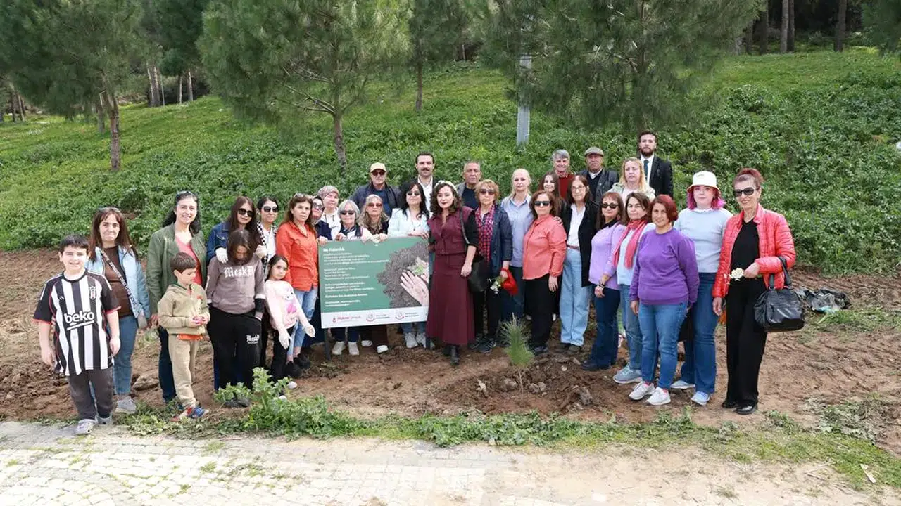 Şehzadeler Belediyesi hayatını kaybeden kadınların anısına fidan dikti