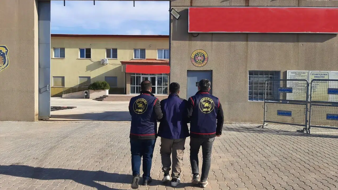 Kesinleşmiş 17 yıl hapis cezası vardı, daha fazla kaçamadı