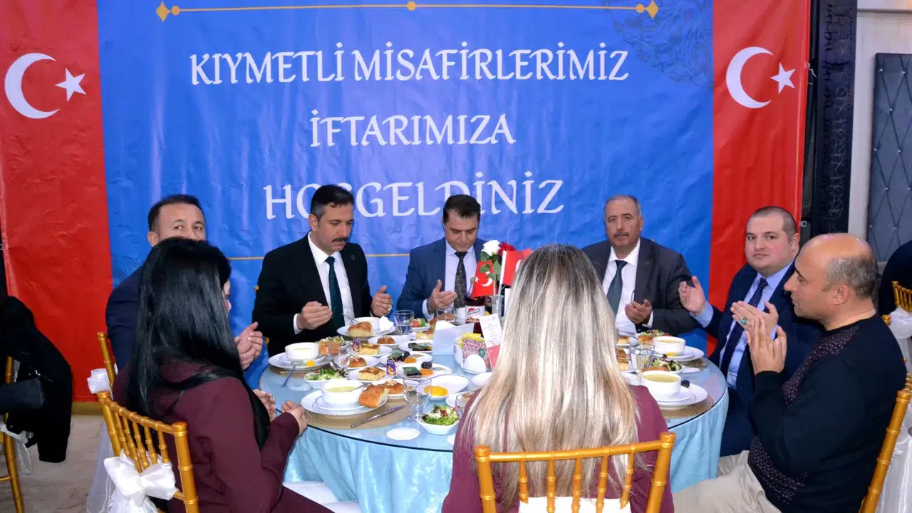 Uğurelli: Öğretmen öğrencileri için ömrünü harcar