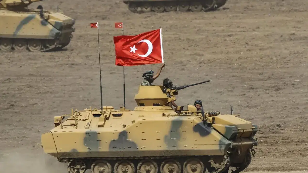 Komşu ülkedeki Türk askerleri tahliye edildi