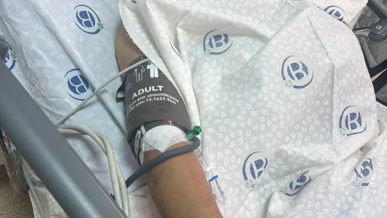 Polisiz  diyerek anne oğlu vurdular