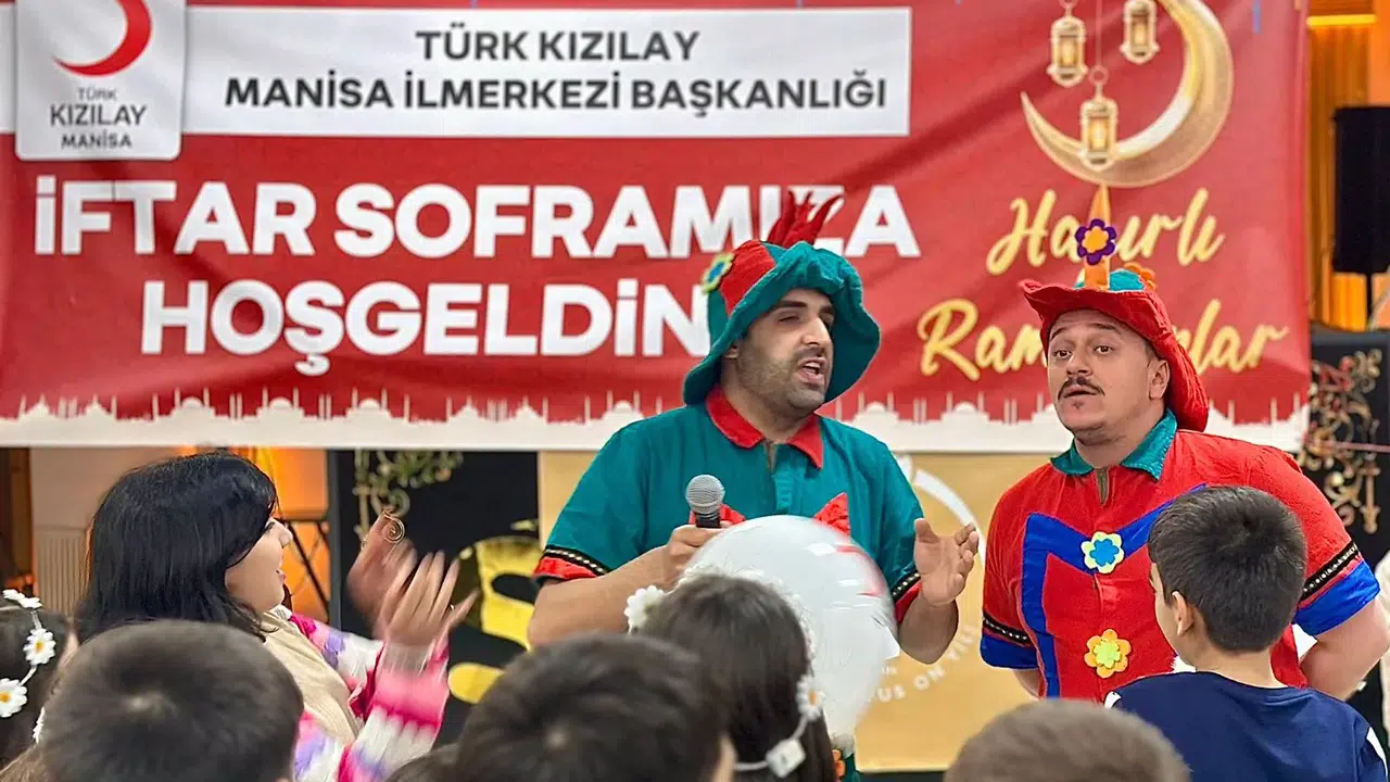 Türk Kızılay Manisa’dan yetimlere özel iftar programı