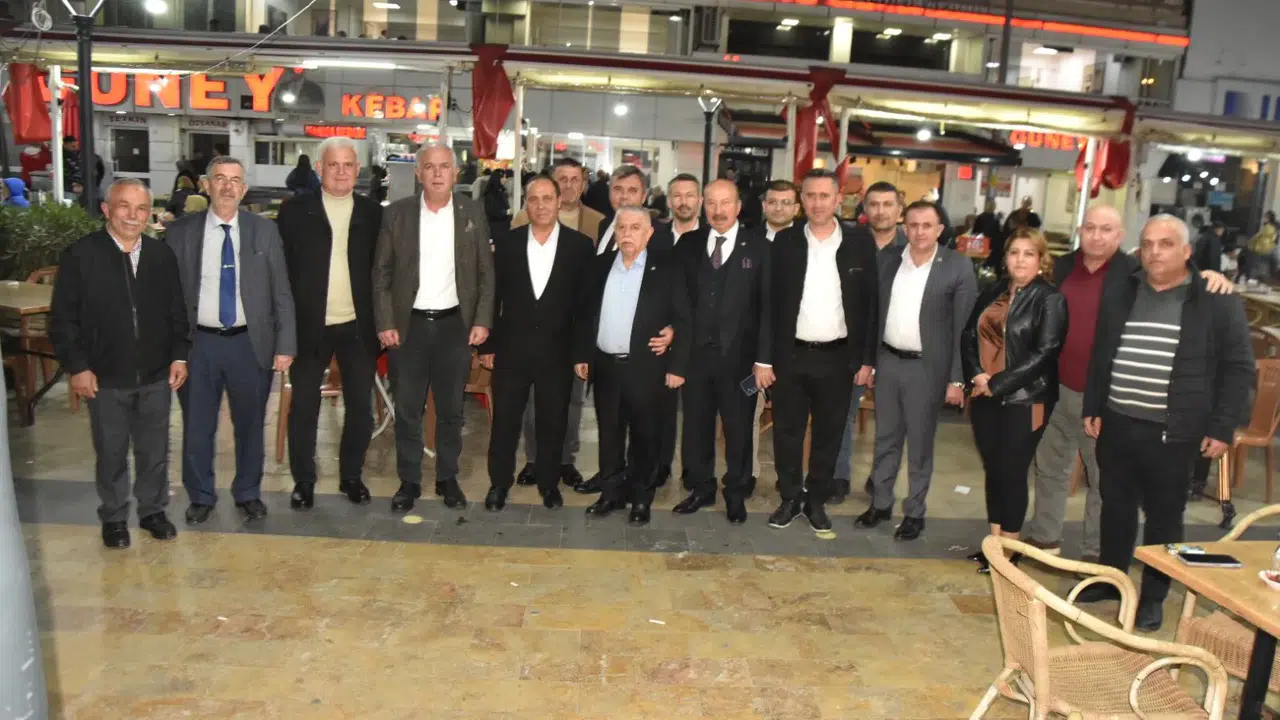 Saadet Partisi Manisa'da oda başkanlarını iftarda buluşturdu