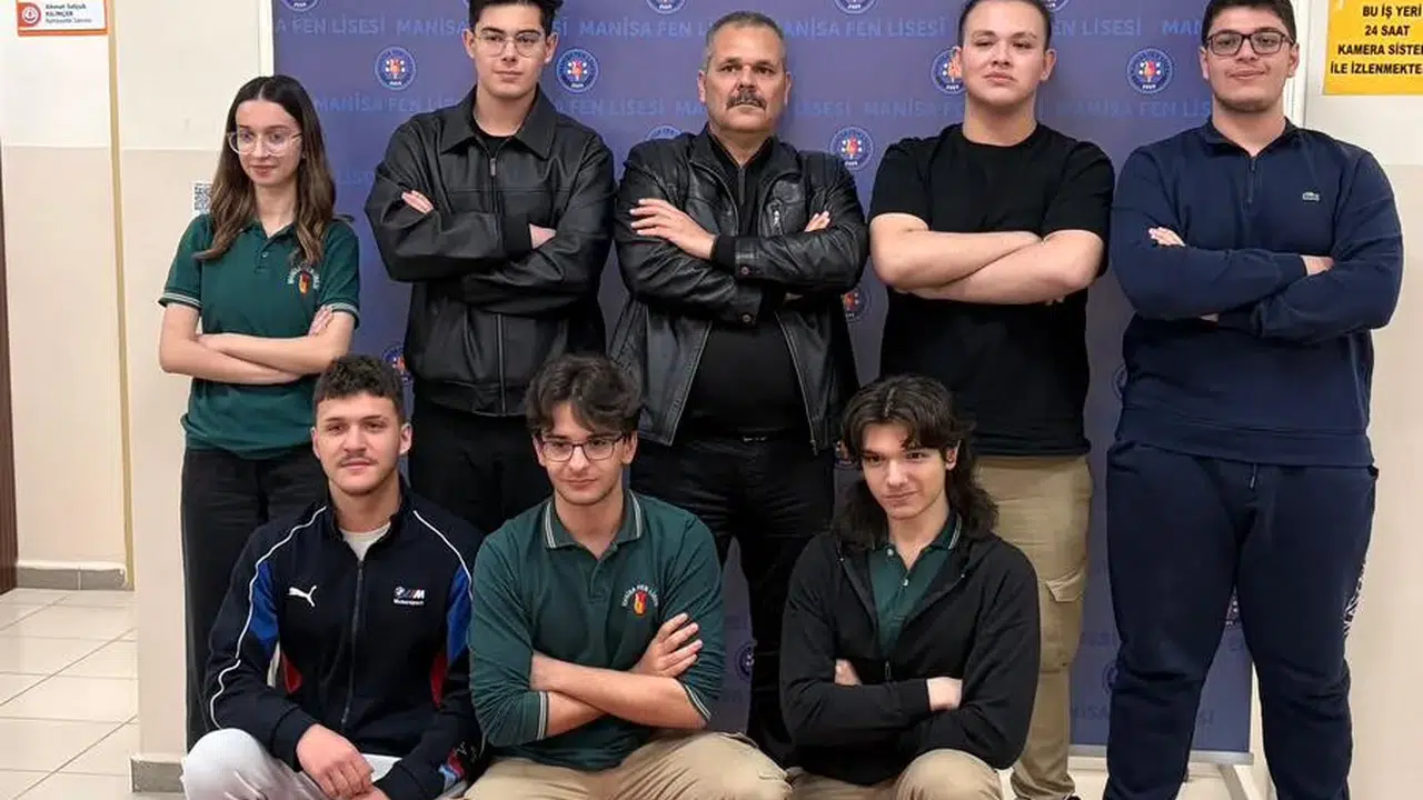 Manisa Fen Lisesi 2. Şiir Dinletisi coşkuyla gerçekleştirildi!