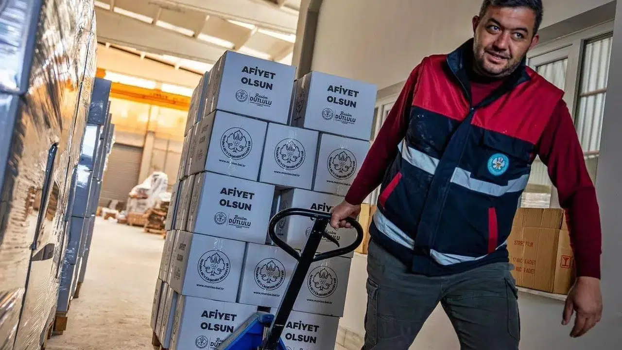 Manisa Büyükşehir’den  22 Bin Aileye Gıda Desteği