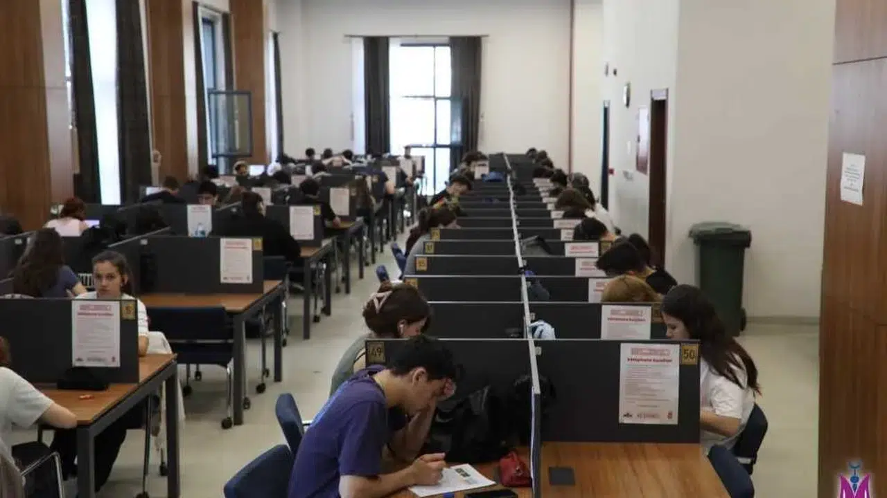 Gençlik Evi Kütüphanesi’nde Sesli Çalışma Salonu hizmete girecek