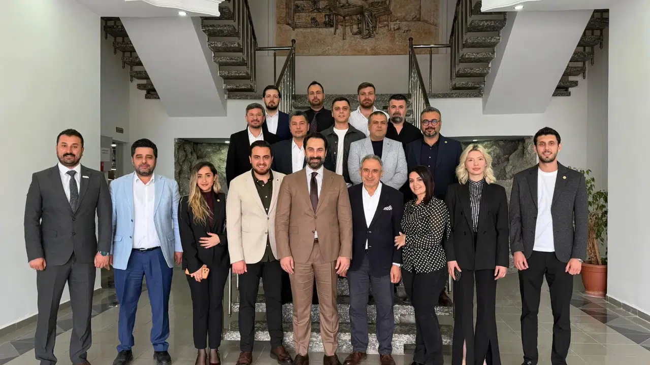 Mücahit Arınç’tan Manisa’da yoğun mesai