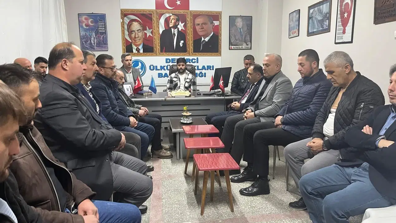 Alparslan Türkeş Manisa'da dualarla anıldı