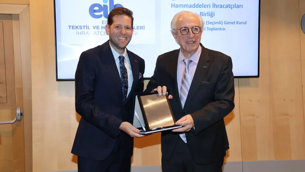 Egeli tekstil ihracatçılarında Jak Eskinazi görevi Turan Göksan’a devretti