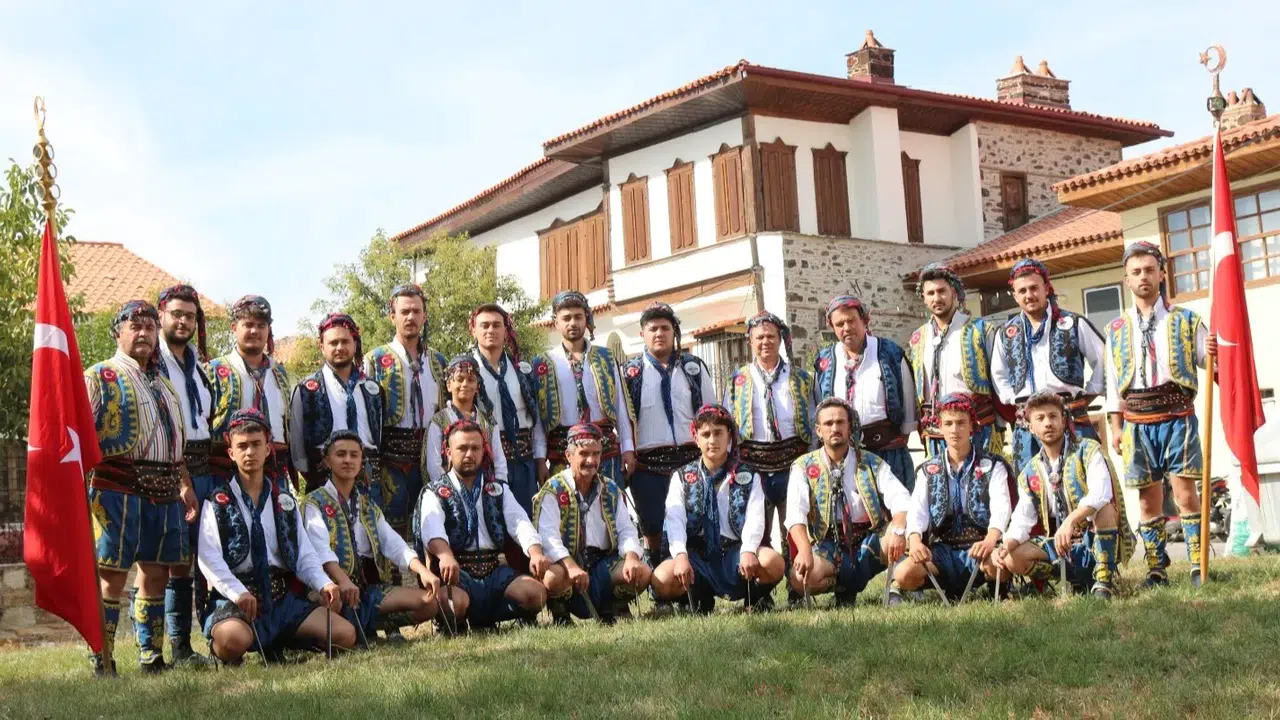 Kula yaren geleneğine sahip çıkıyor