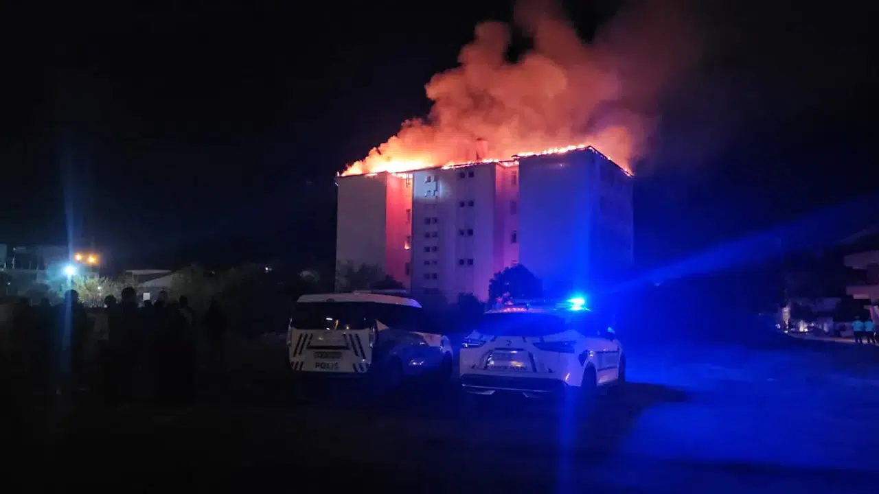 Öğrenci yurdunda yangın paniği