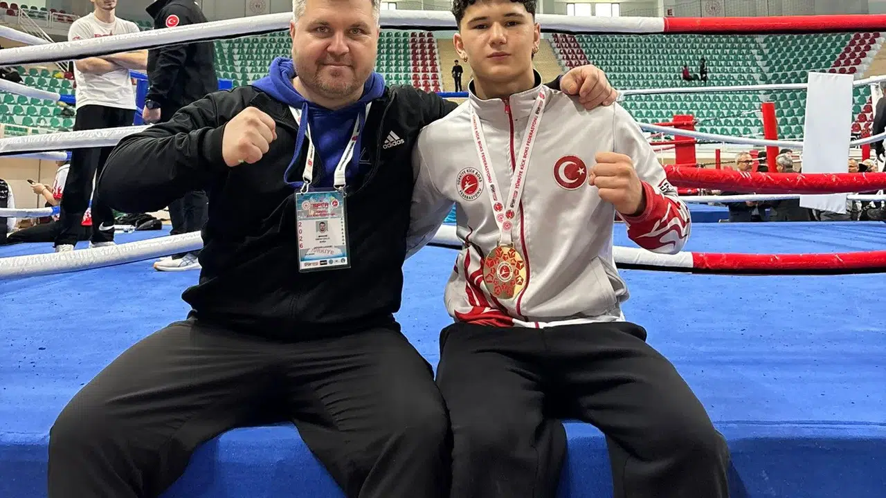 Manisalı Kick Boksçudan Diyarbakır'da büyük başarı