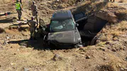 Takla atan araç şarampole uçtu: 3 yaralı