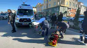Karşıdan karşıya geçmek isterken canından oluyordu