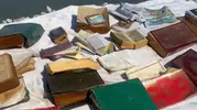 Atılmış vaziyette çok sayıda dini kitap bulundu