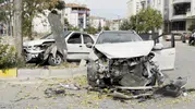 Feci kaza iki otomobili hurdaya çevirdi