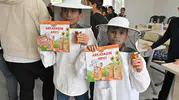 Minikler arıları yakından tanıdı