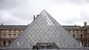 Louvre Müzesi soygununda 2 gözaltı
