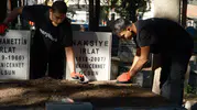 Mezarlıkta fenomen oldular