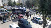 Halk otobüsü kamyona çarptı: 22 öğrenci yaralandı