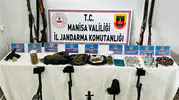 Manisa'da jandarmadan şok baskın!