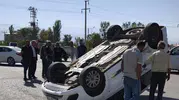 Kontrolden çıkan araç ters döndü