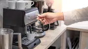 Uzmanlar Uyarıyor: Kahve Makinenizi Bu Şekilde Temizleyin!