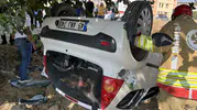Manisa'da direksiyon hakimiyetini kaybeden sürücü tarlaya uçtu
