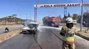 Seyir halindeki otomobil alev aldı